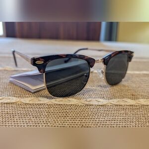 Kenneth Cole Reaction Mens Square Tortoise Sunglass, Green Lens KC1330 52N